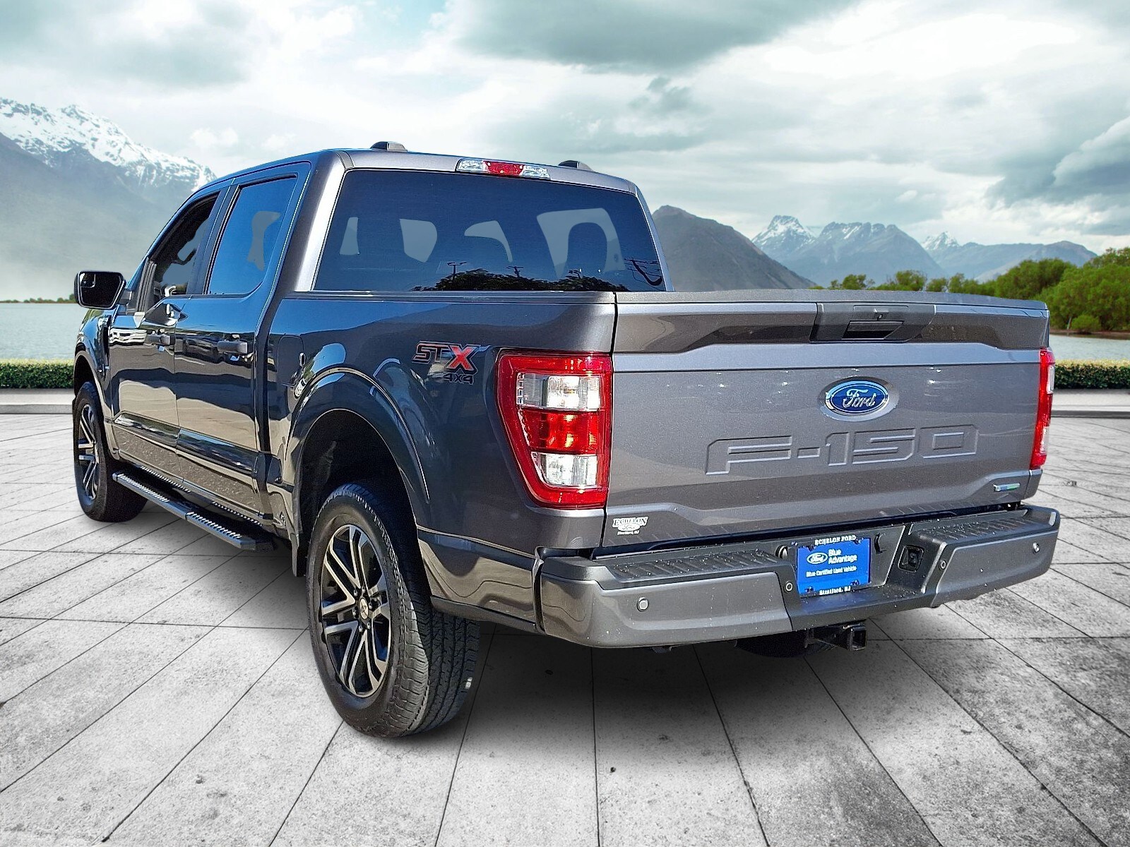 2022 Ford F-150 XL photo 3