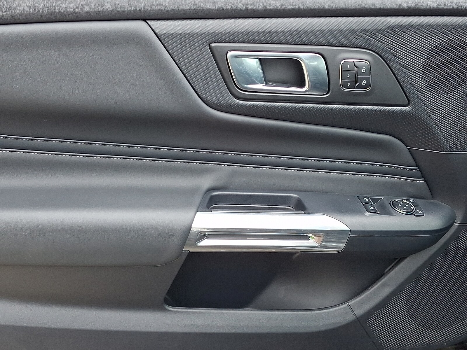 2024 Ford Mustang GT Premium - Photo 12