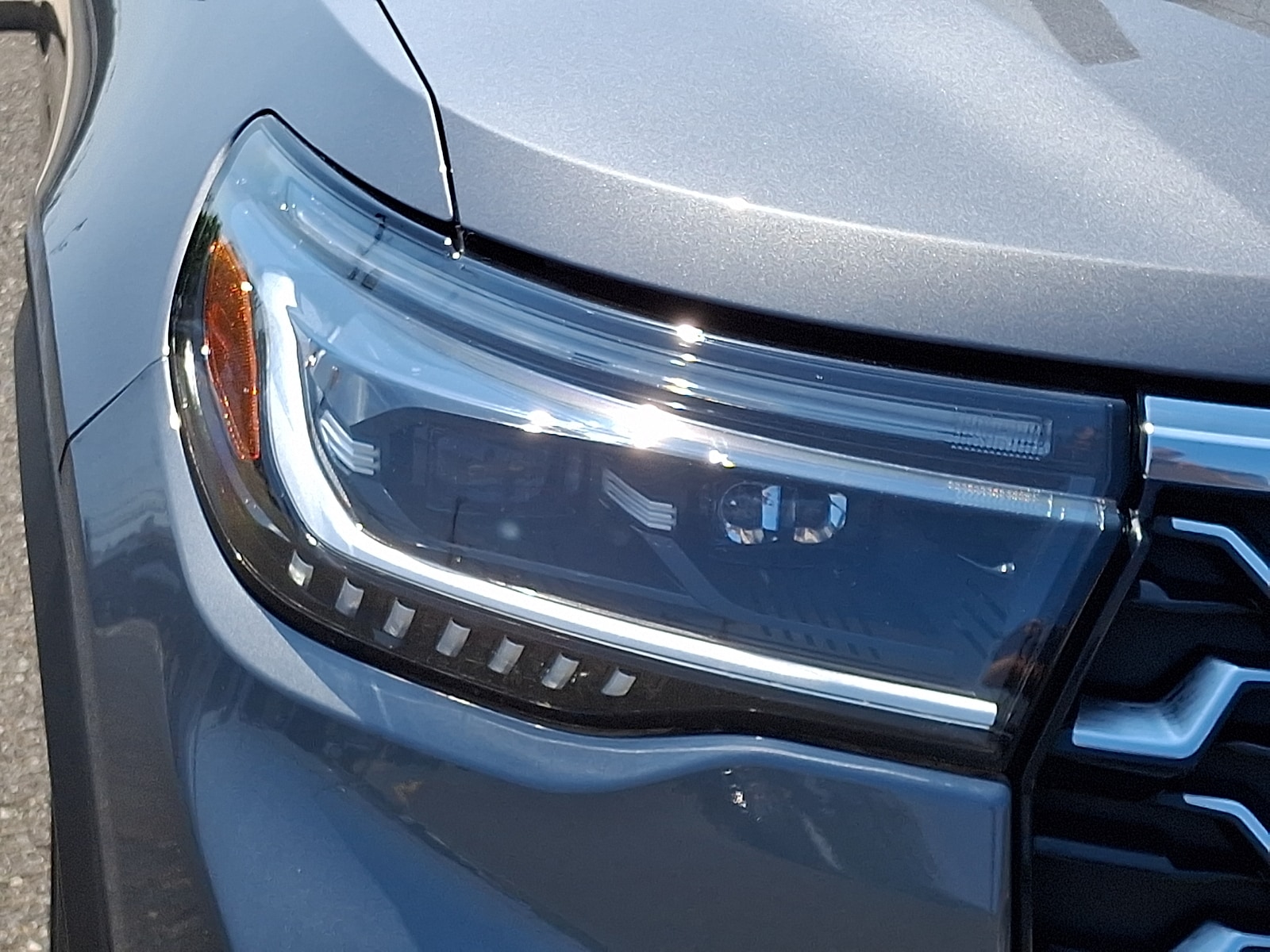 2025 Ford Explorer Platinum - Photo 9