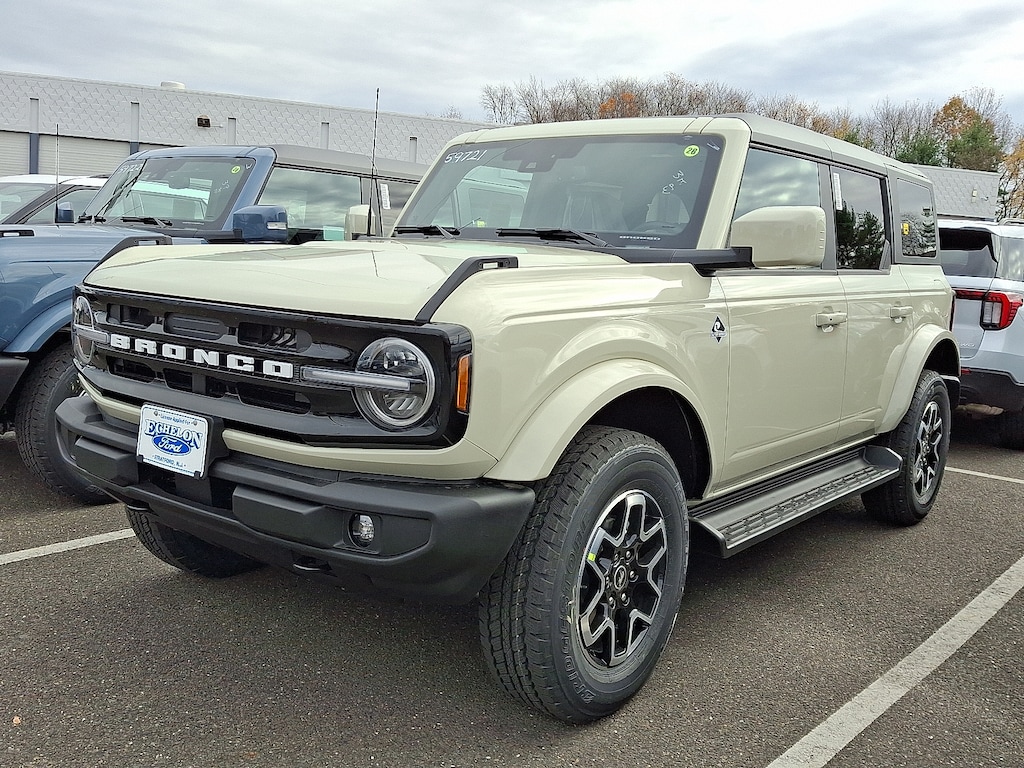 New 2025 Ford Bronco Outer Banks SUV