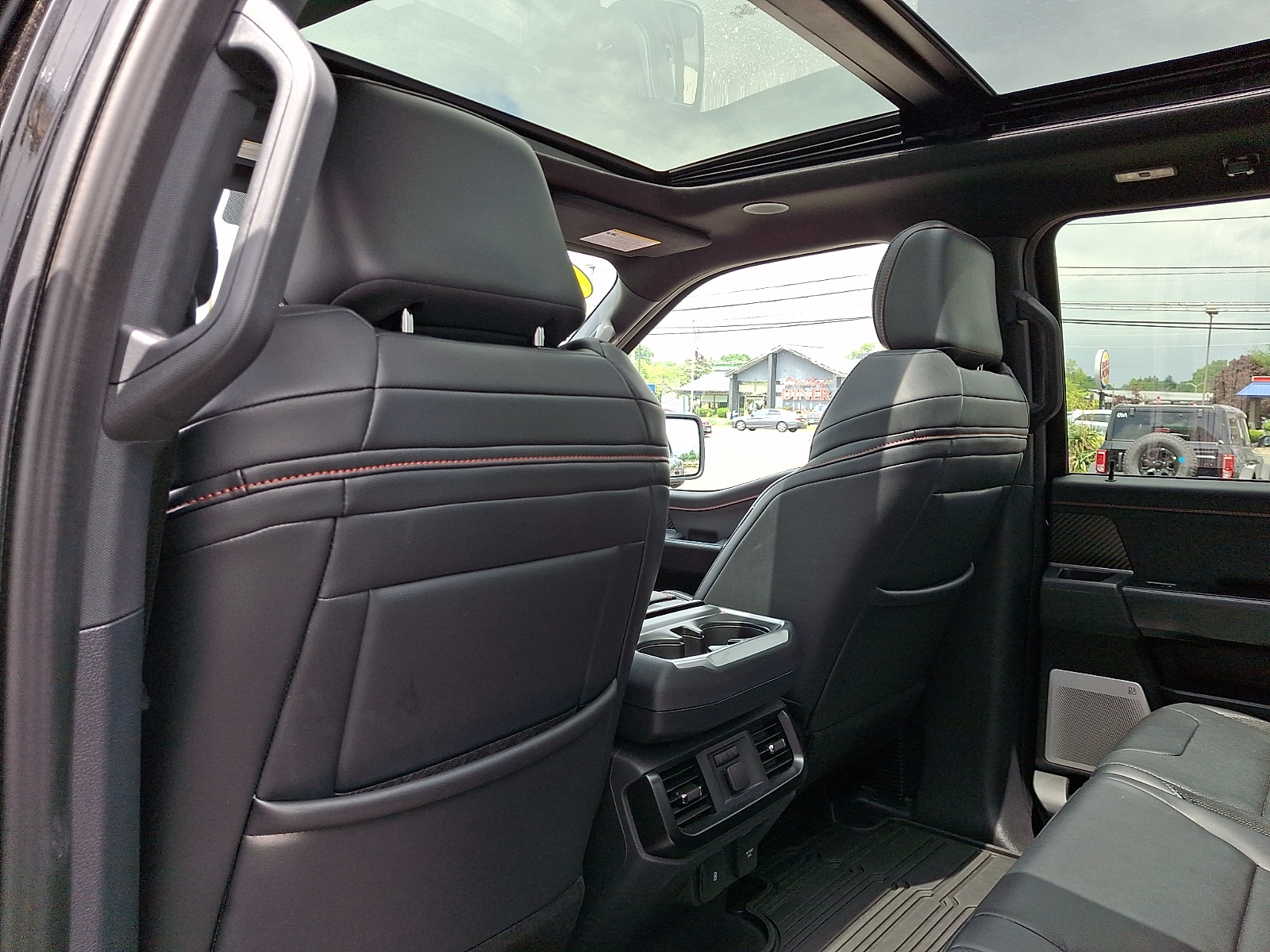 2025 Ford F-150 Raptor - Photo 12