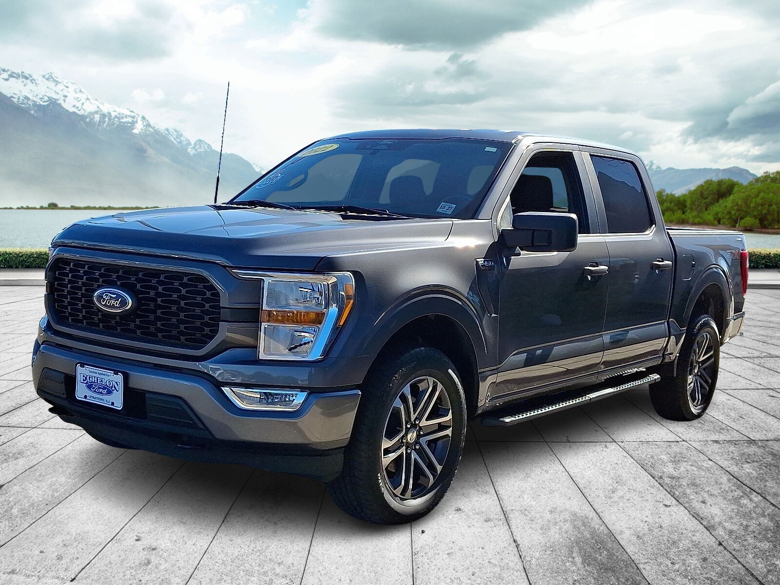 2022 Ford F-150 XL photo 2