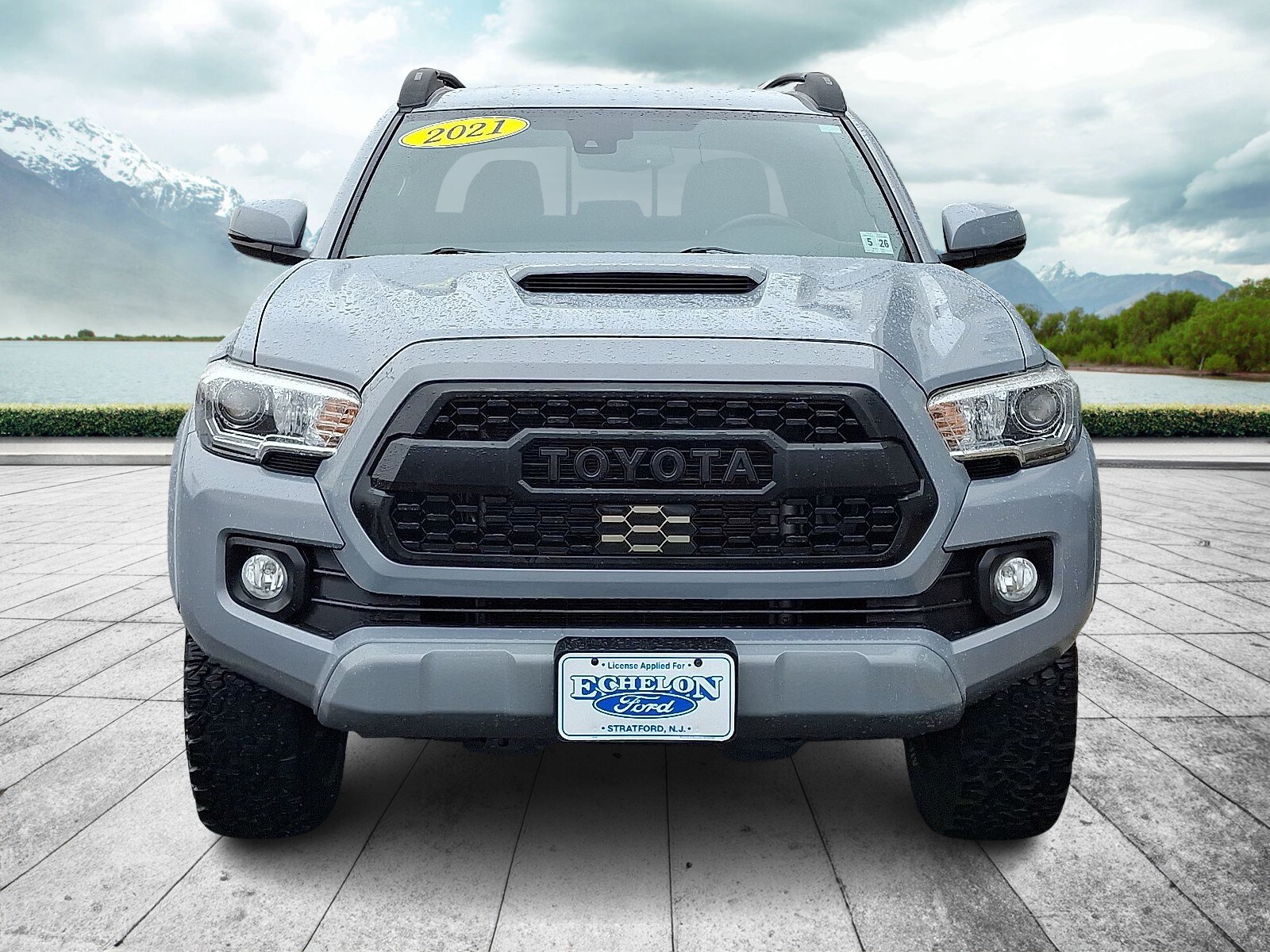 2021 Toyota Tacoma TRD Sport Double Cab photo 2
