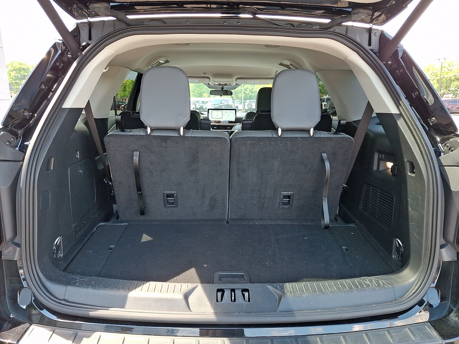2025 Ford Explorer Active - Photo 29