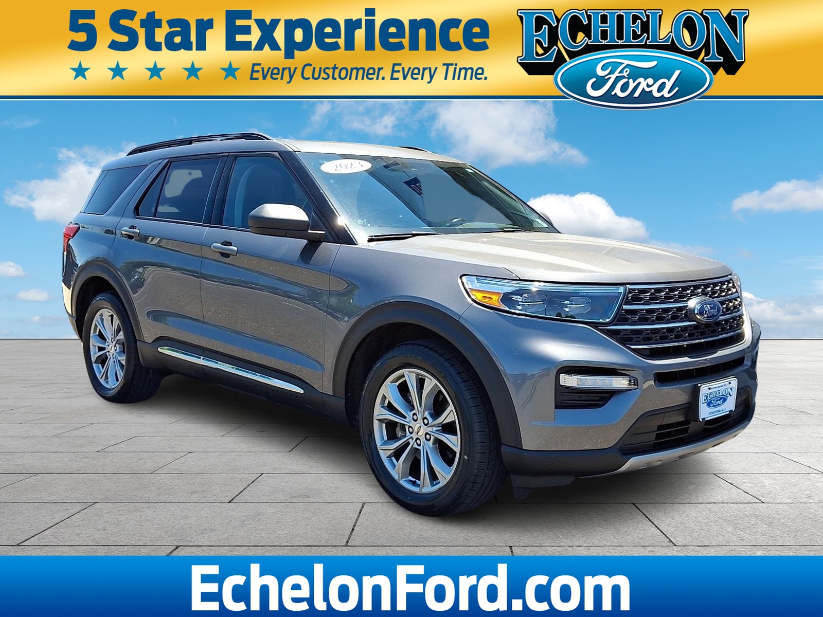 2023 Ford Explorer XLT 4WD's photo
