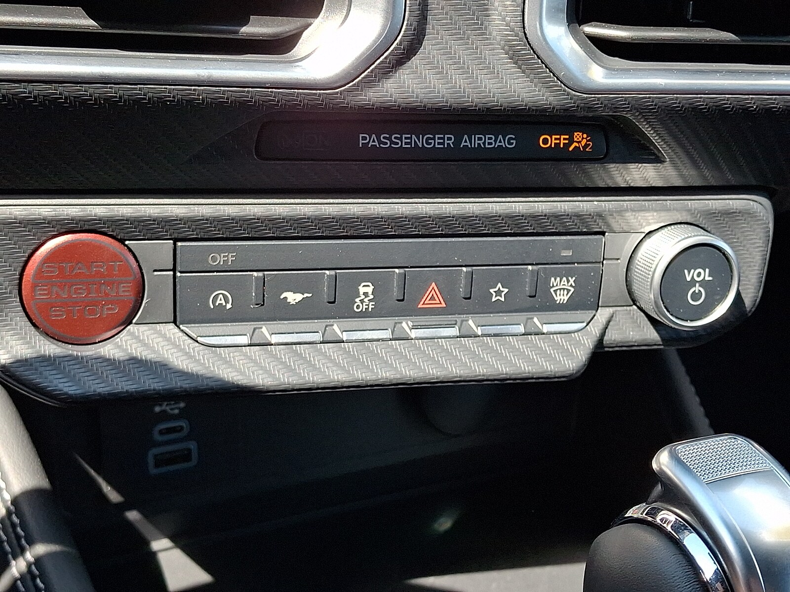 2025 Ford Mustang GT Premium - Photo 16