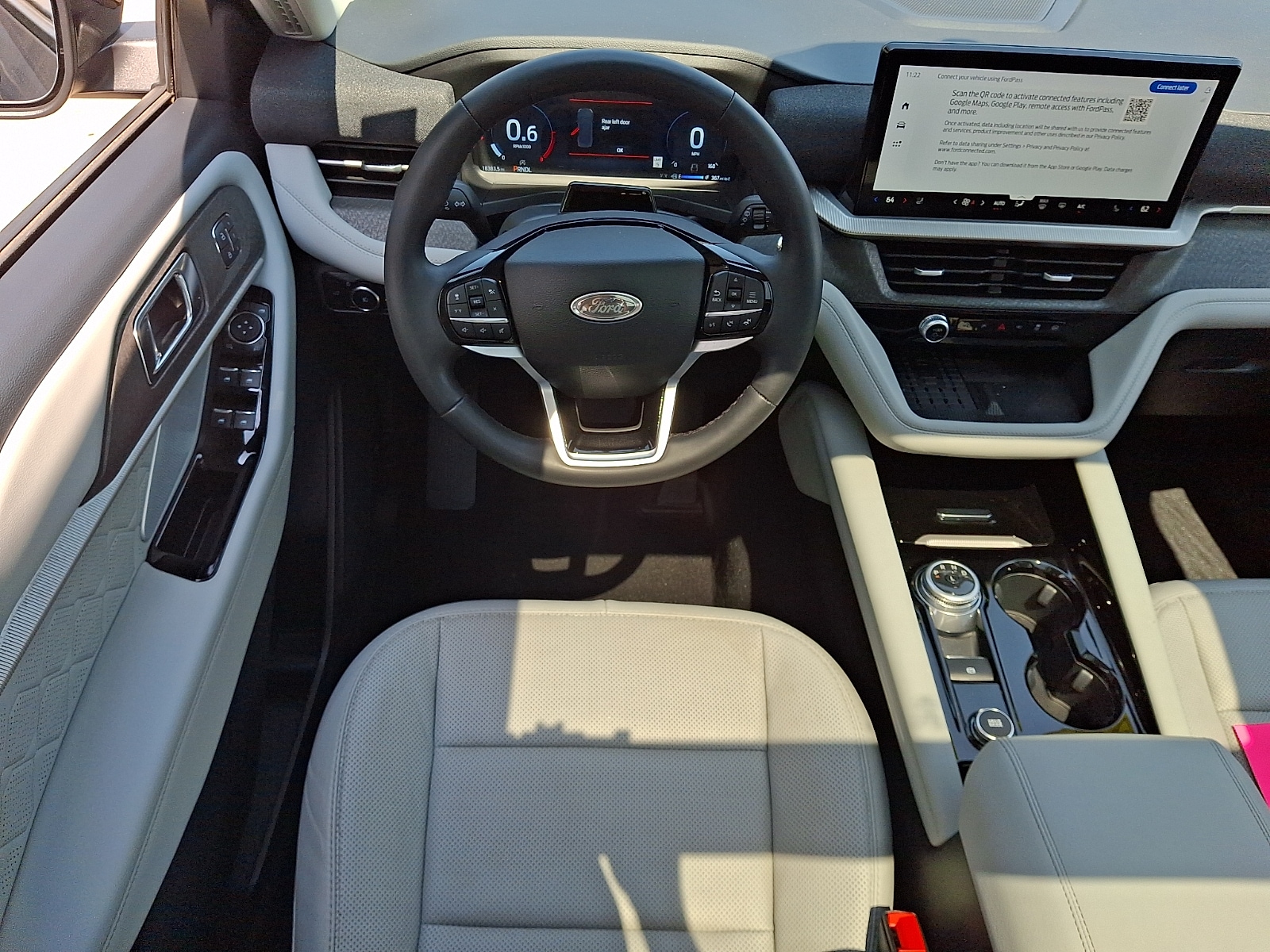 2025 Ford Explorer Platinum - Photo 14