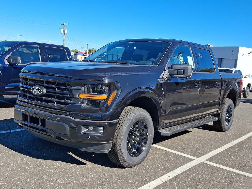 New 2025 Ford F-150 XLT Truck SuperCrew Cab