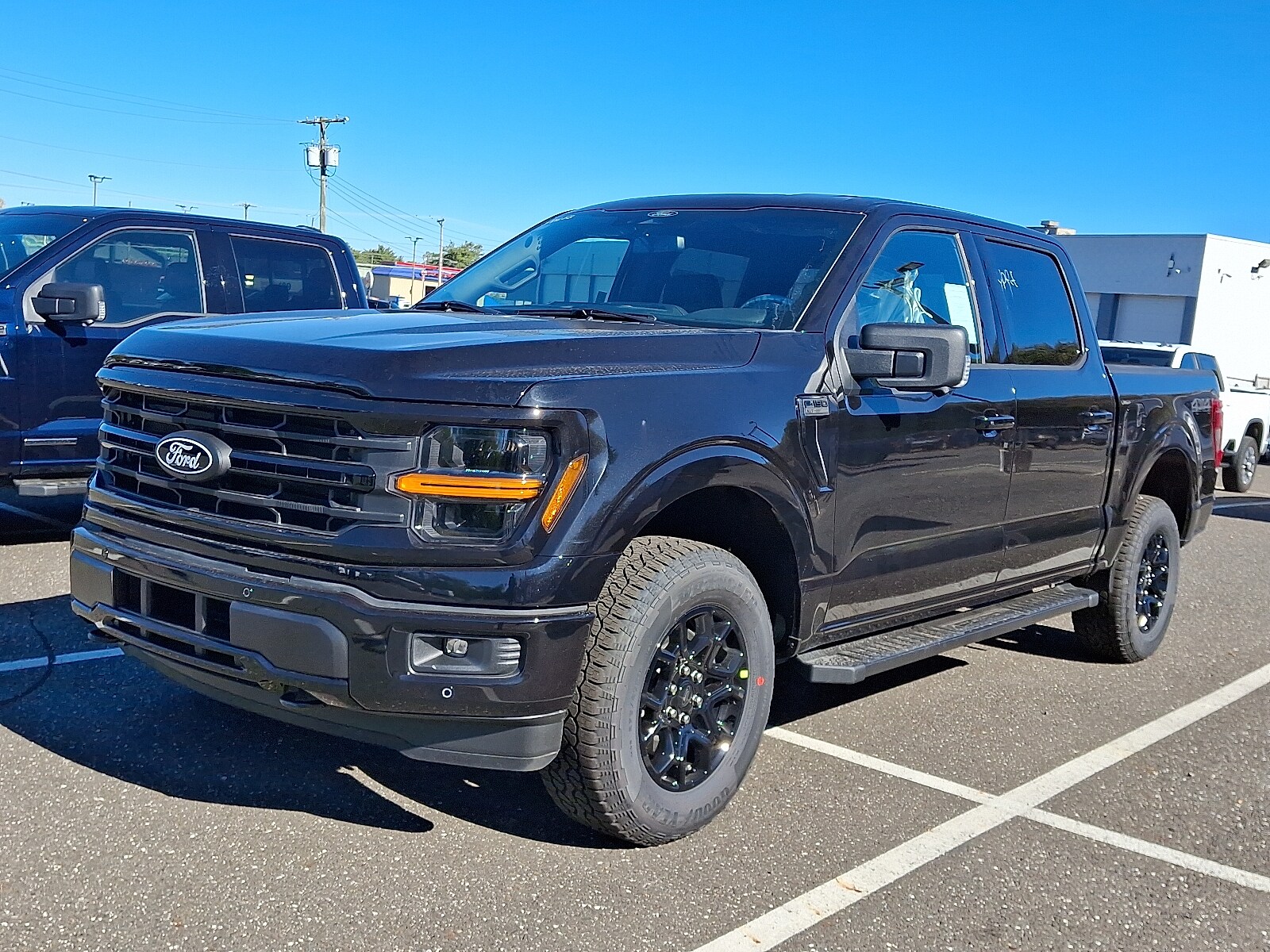 2025 Ford F-150 XLT photo 3