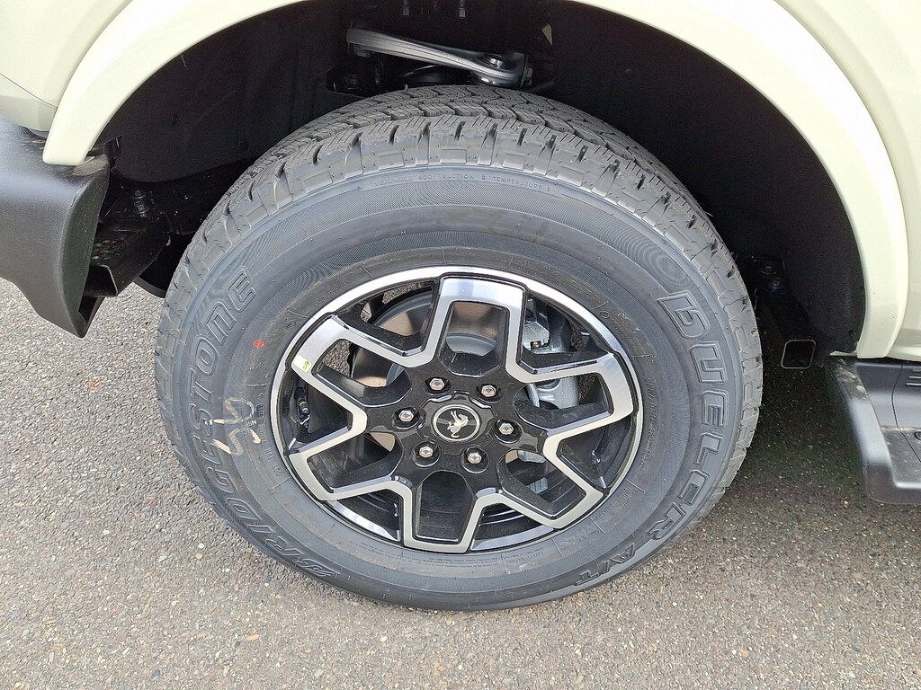 New 2025 Ford Bronco Outer Banks SUV