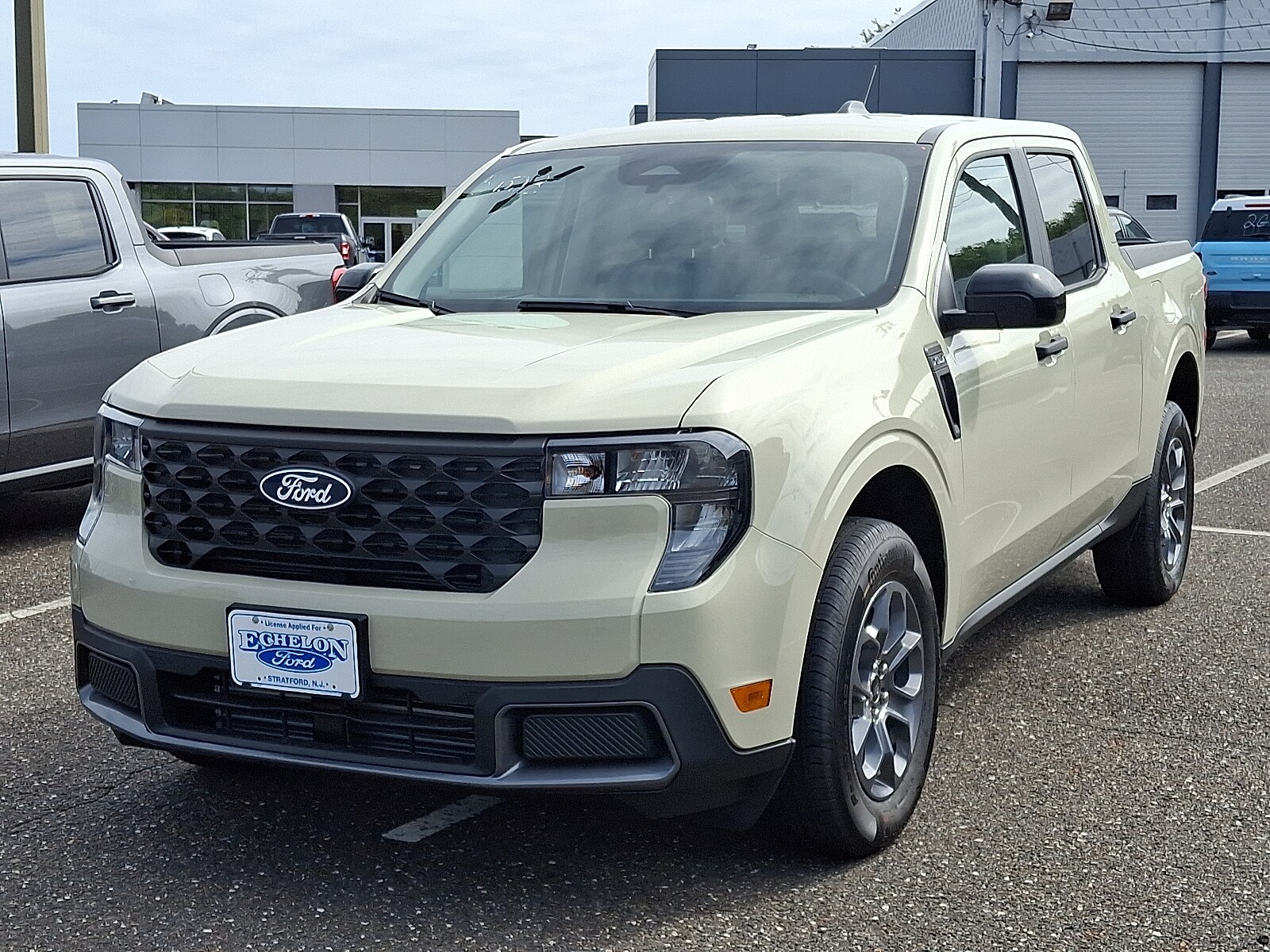 2025 Ford Maverick XLT photo 2