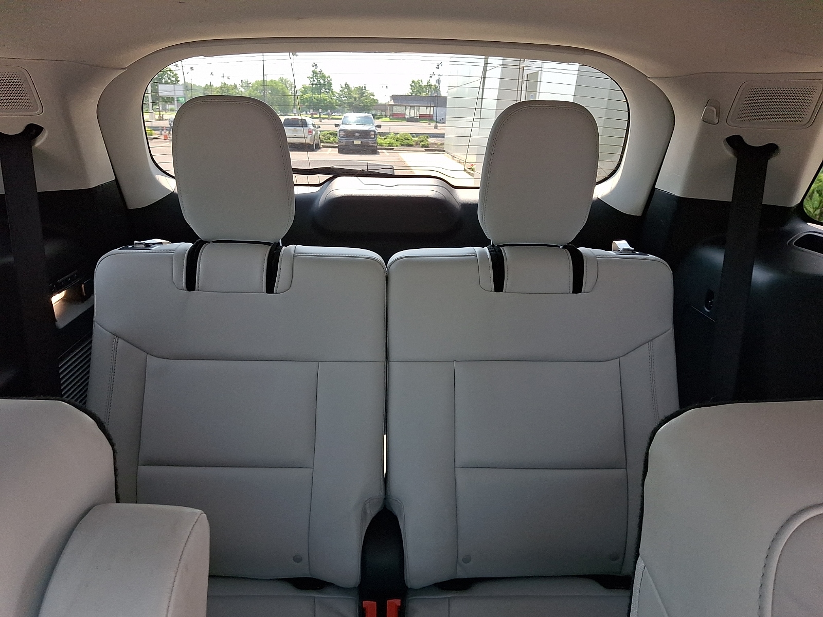 2025 Ford Explorer Platinum - Photo 13