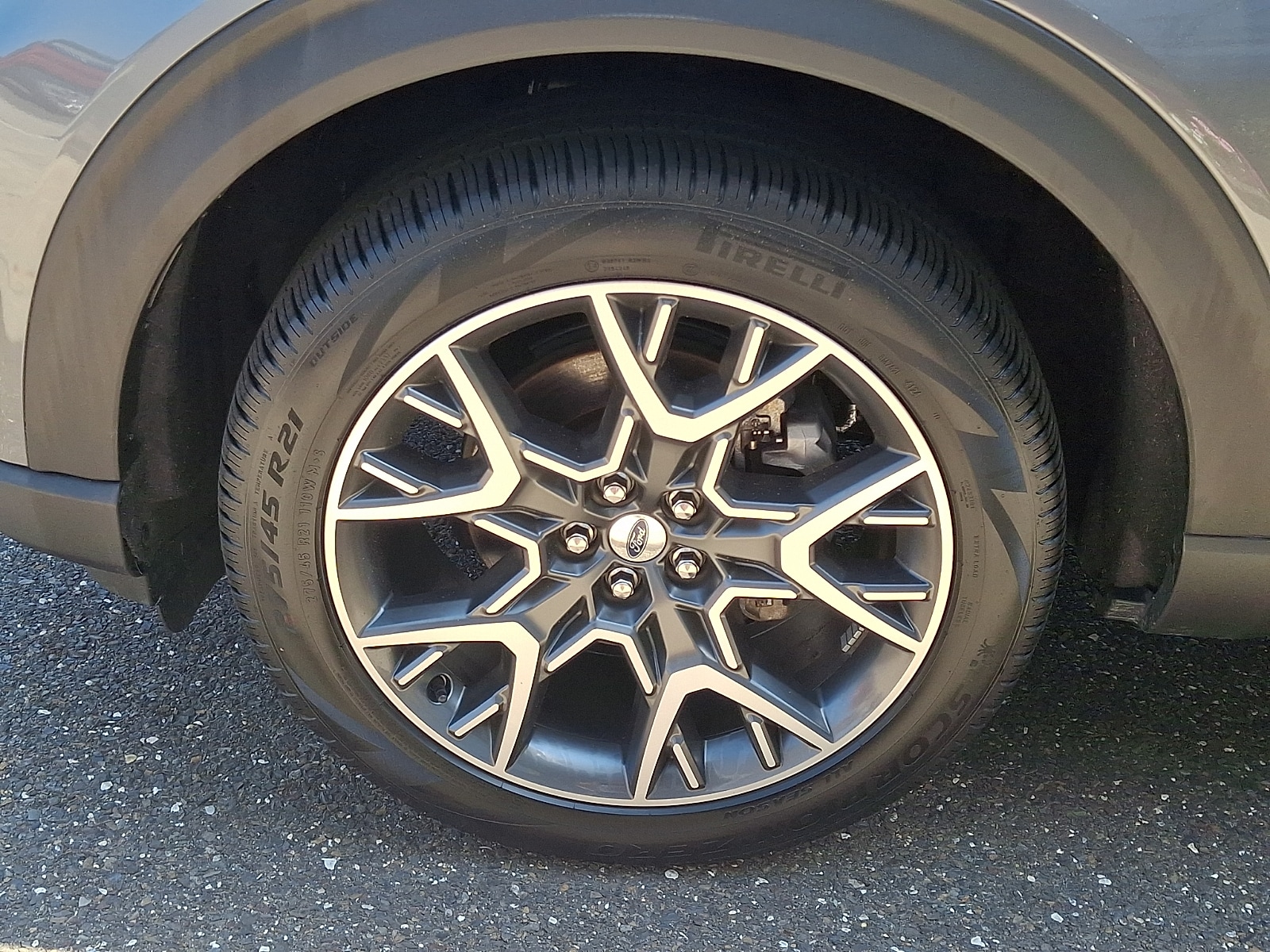 2025 Ford Explorer Platinum - Photo 10