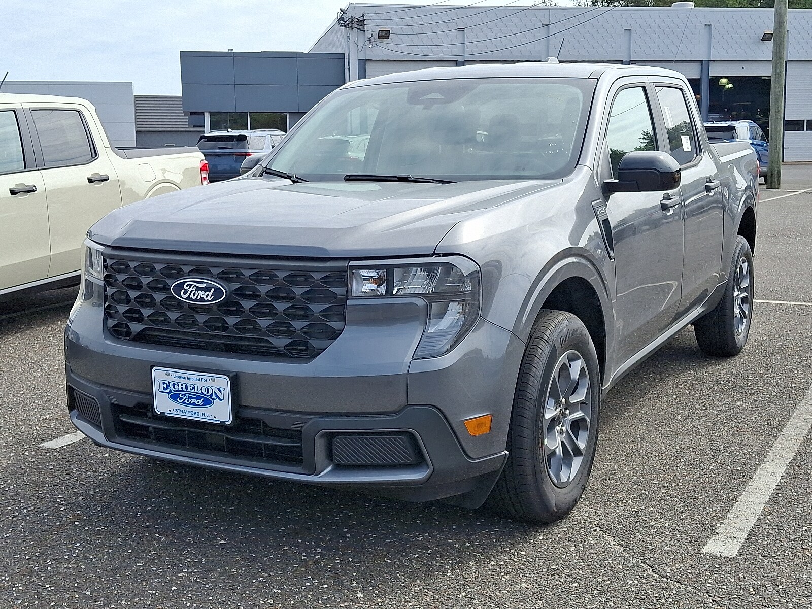 2025 Ford Maverick XLT photo 2