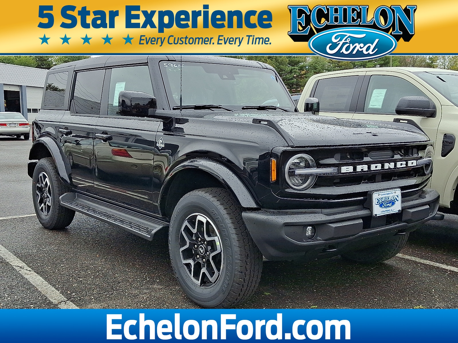2025 Ford Bronco 4-Door Outer Banks's photo
