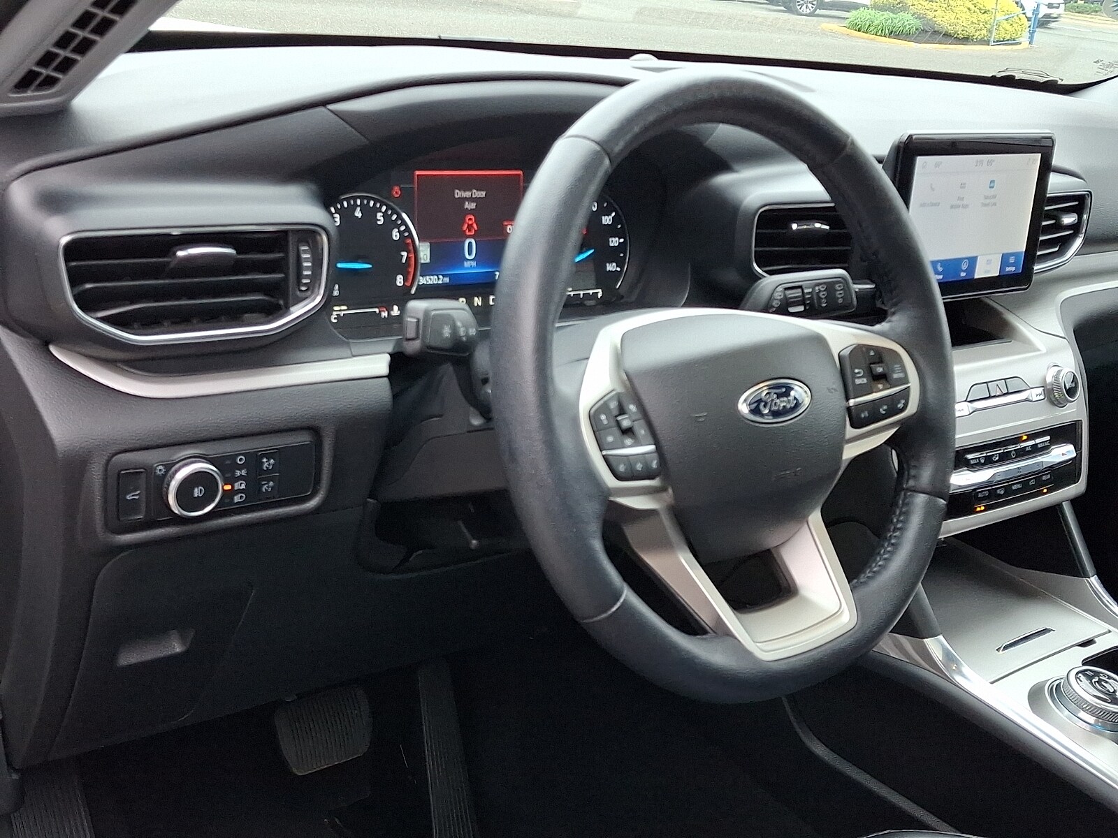 2023 Ford Explorer XLT - Photo 17