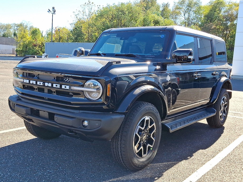 New 2025 Ford Bronco Outer Banks SUV