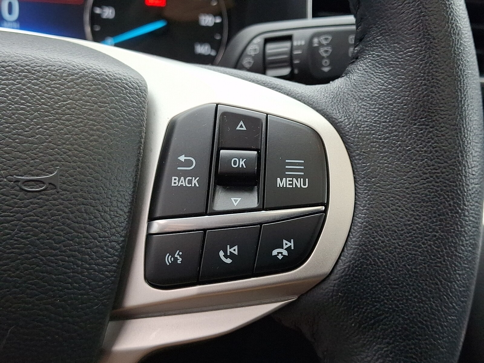 2023 Ford Explorer XLT - Photo 25