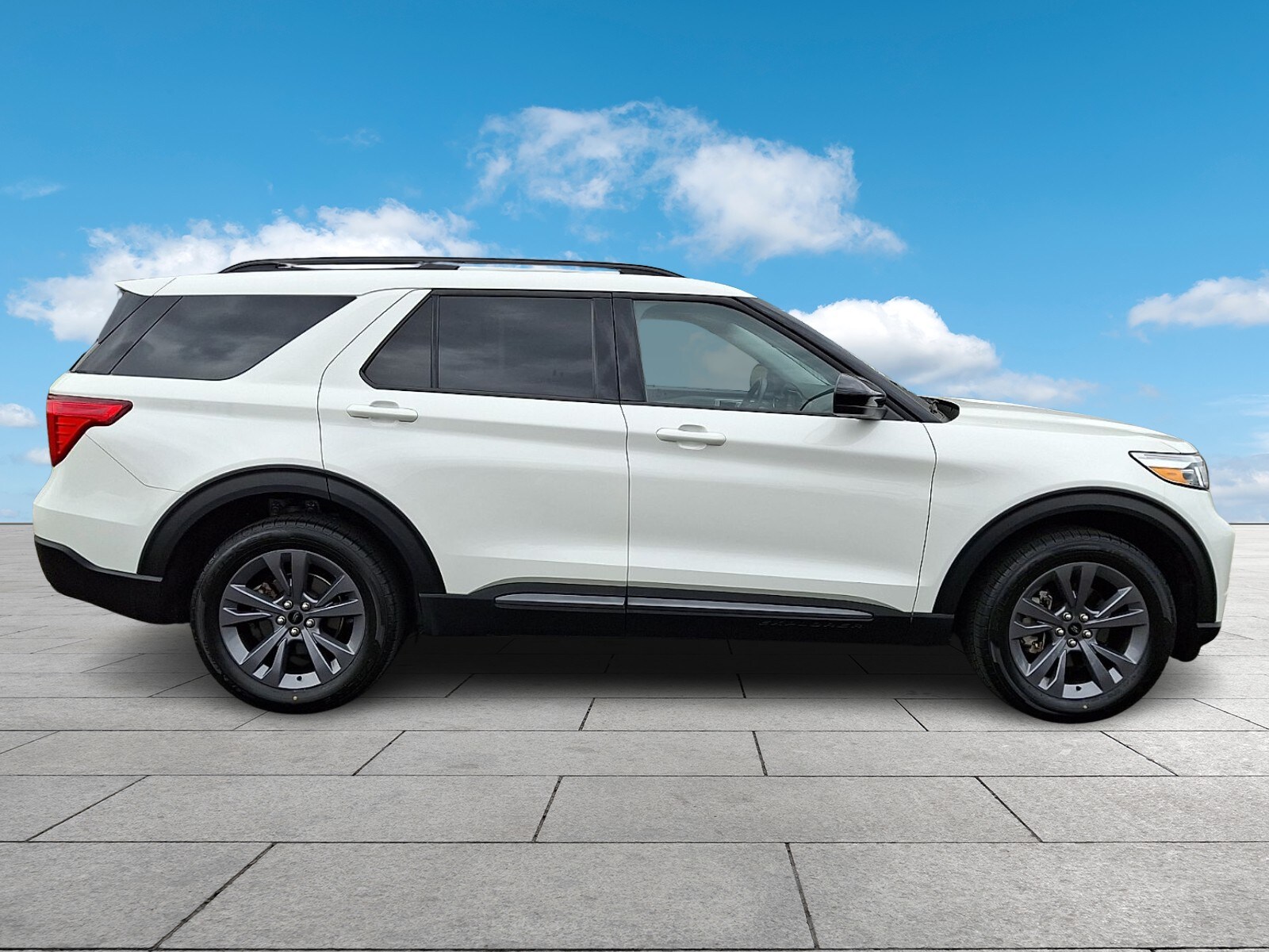 2023 Ford Explorer XLT - Photo 7