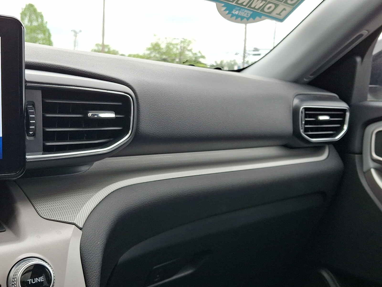 2023 Ford Explorer XLT - Photo 26