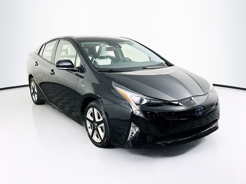 2016 Toyota Prius Three's photo