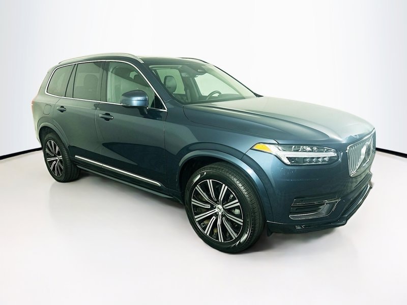 2025 Volvo XC90 Core's photo