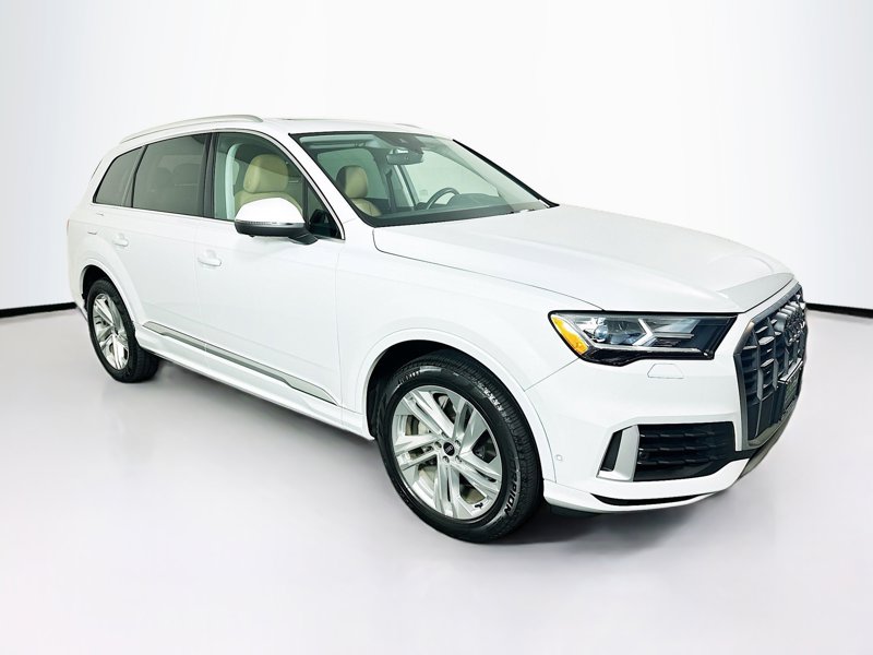 2021 Audi Q7 Premium's photo