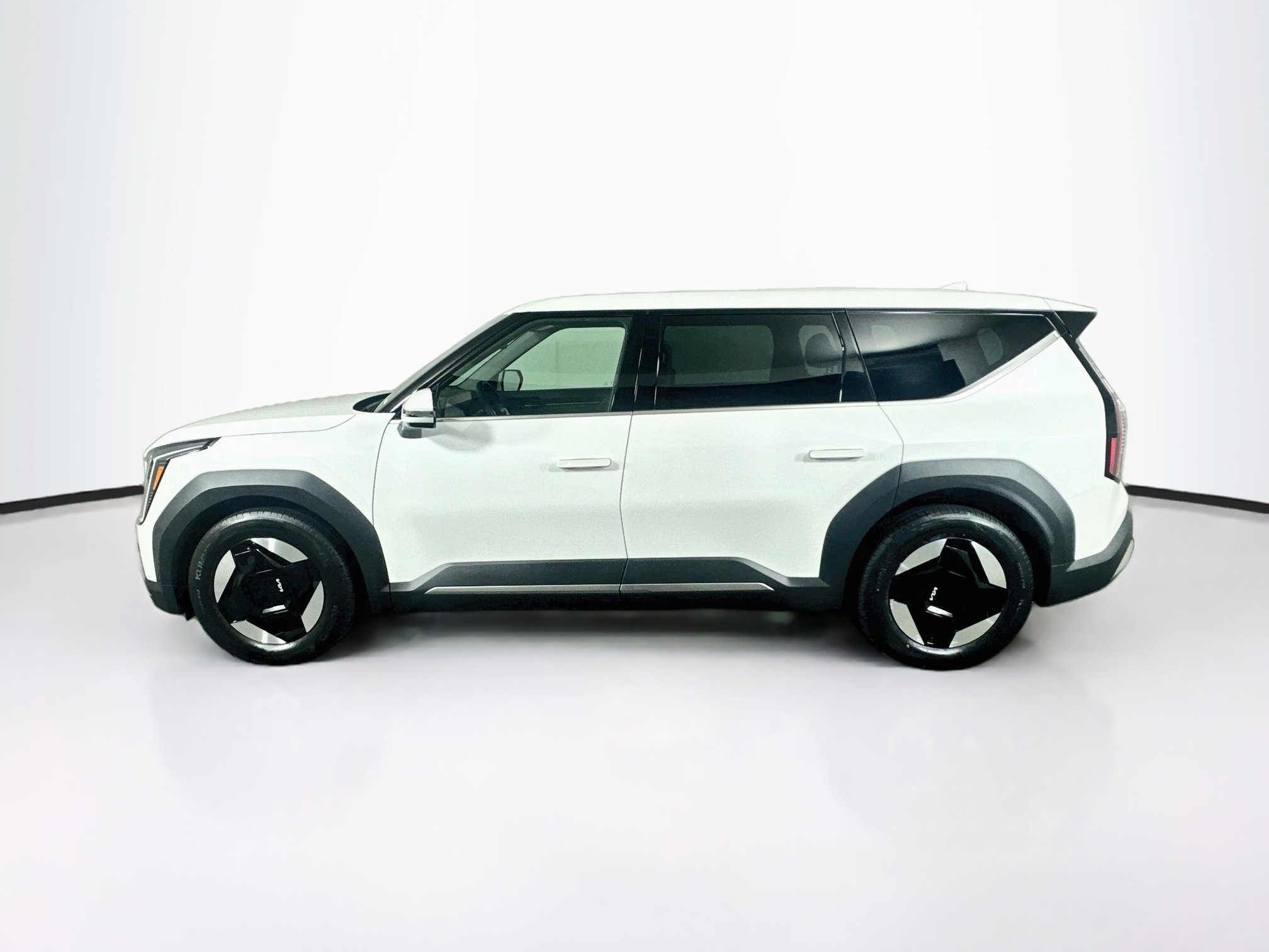 Used 2024 Kia EV9 Light Long Range Light Long Range RWD