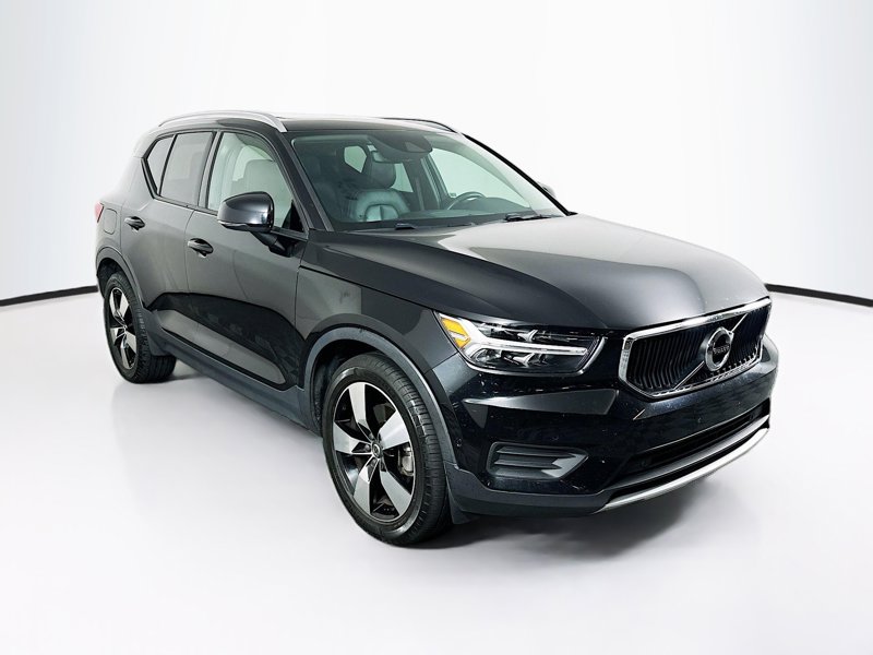 2019 Volvo XC40 T5 Momentum AWD's photo