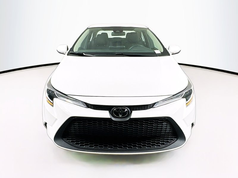 Used 2022 Toyota Corolla LE with VIN 5YFEPMAE7NP277924 for sale in Northfield, Minnesota