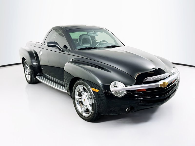 2004 Chevrolet SSR LS's photo