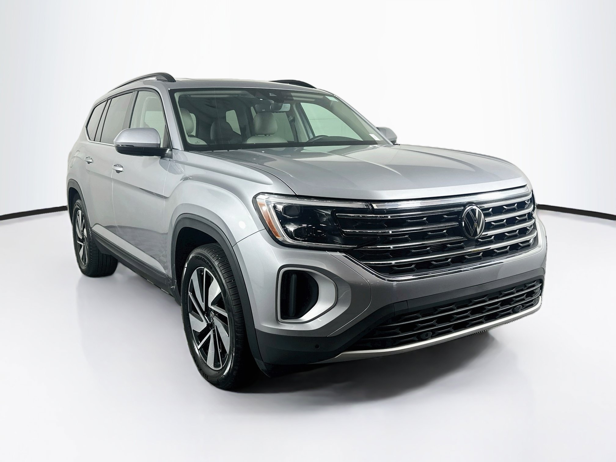 2026 Volkswagen Atlas SE w/Tech