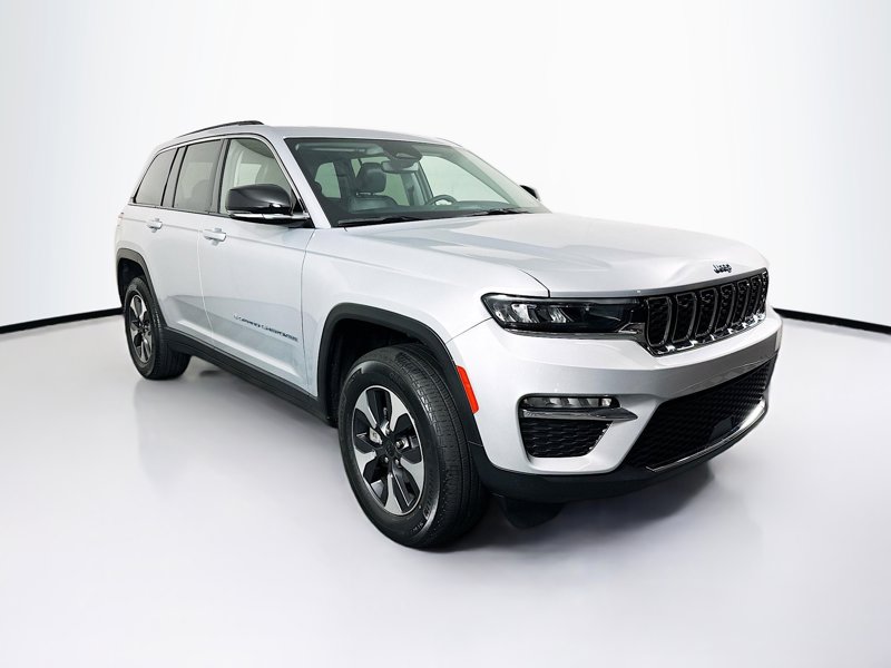 2022 Jeep Grand Cherokee 4xe's photo