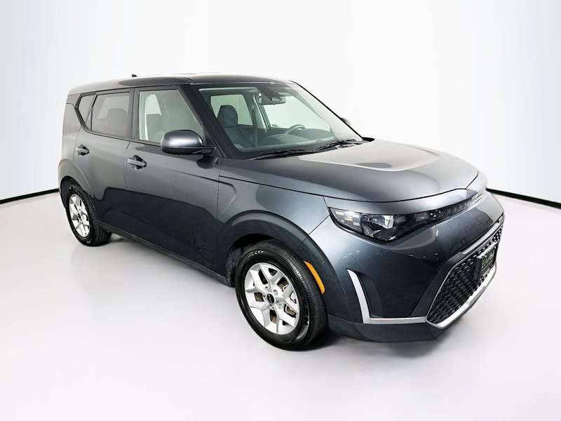 2024 Kia Soul LX's photo