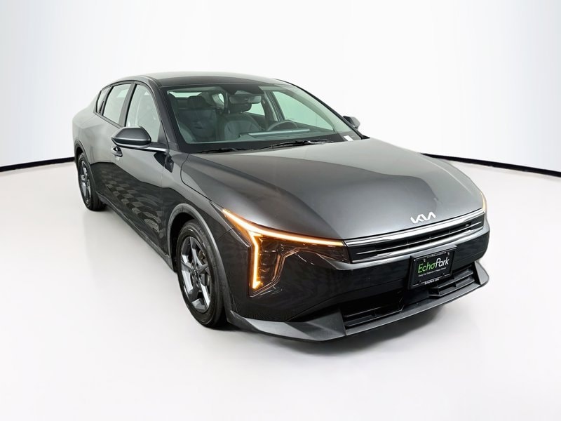 2025 Kia K4 LXS AT's photo