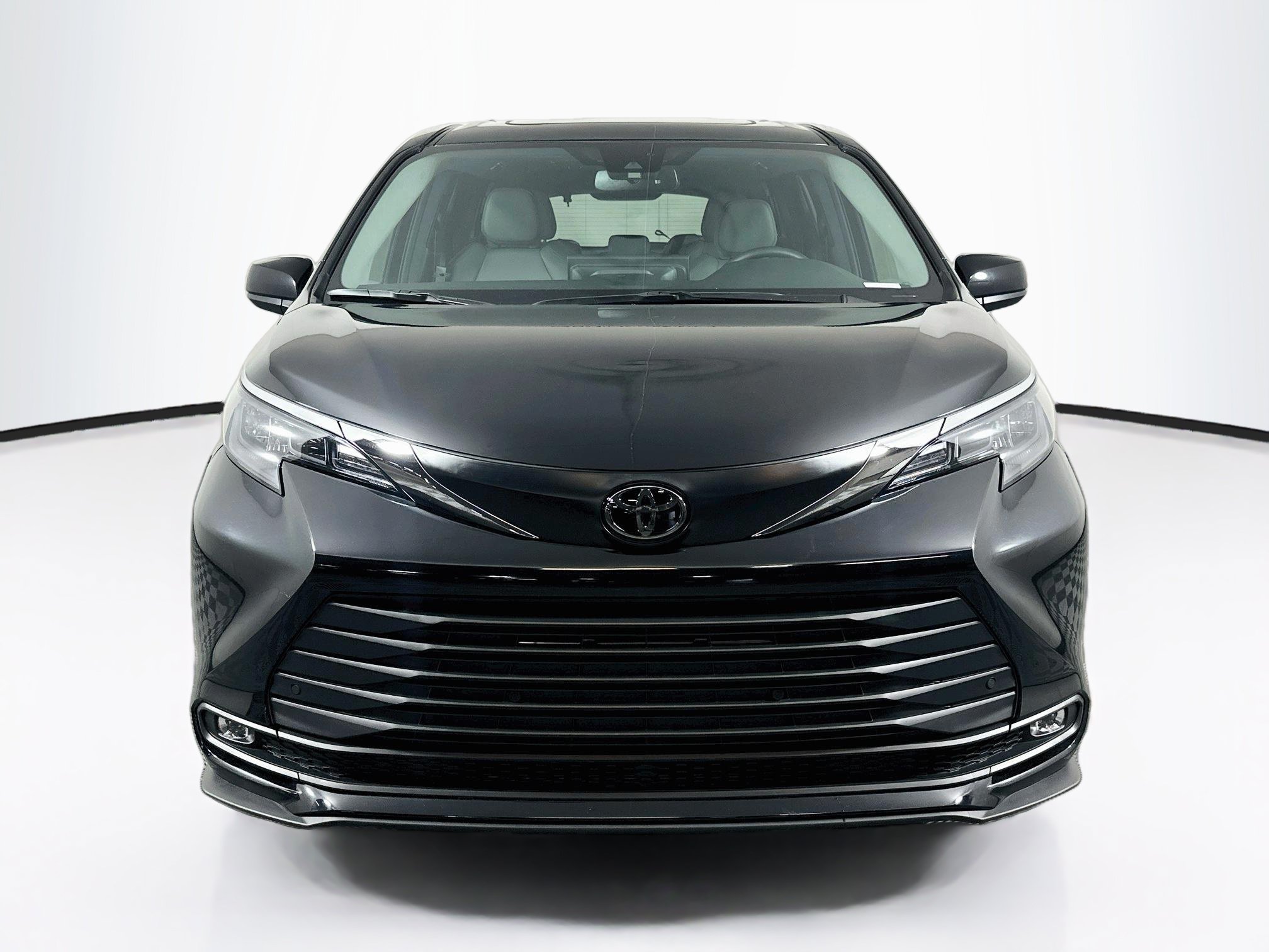 Used 2026 Toyota Sienna XLE XLE FWD 8-Passenger
