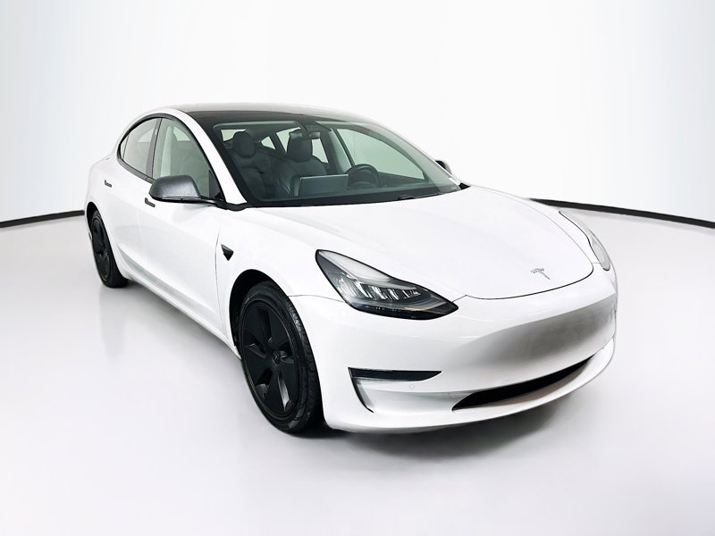2021 Tesla Model 3 Standard Range Plus's photo