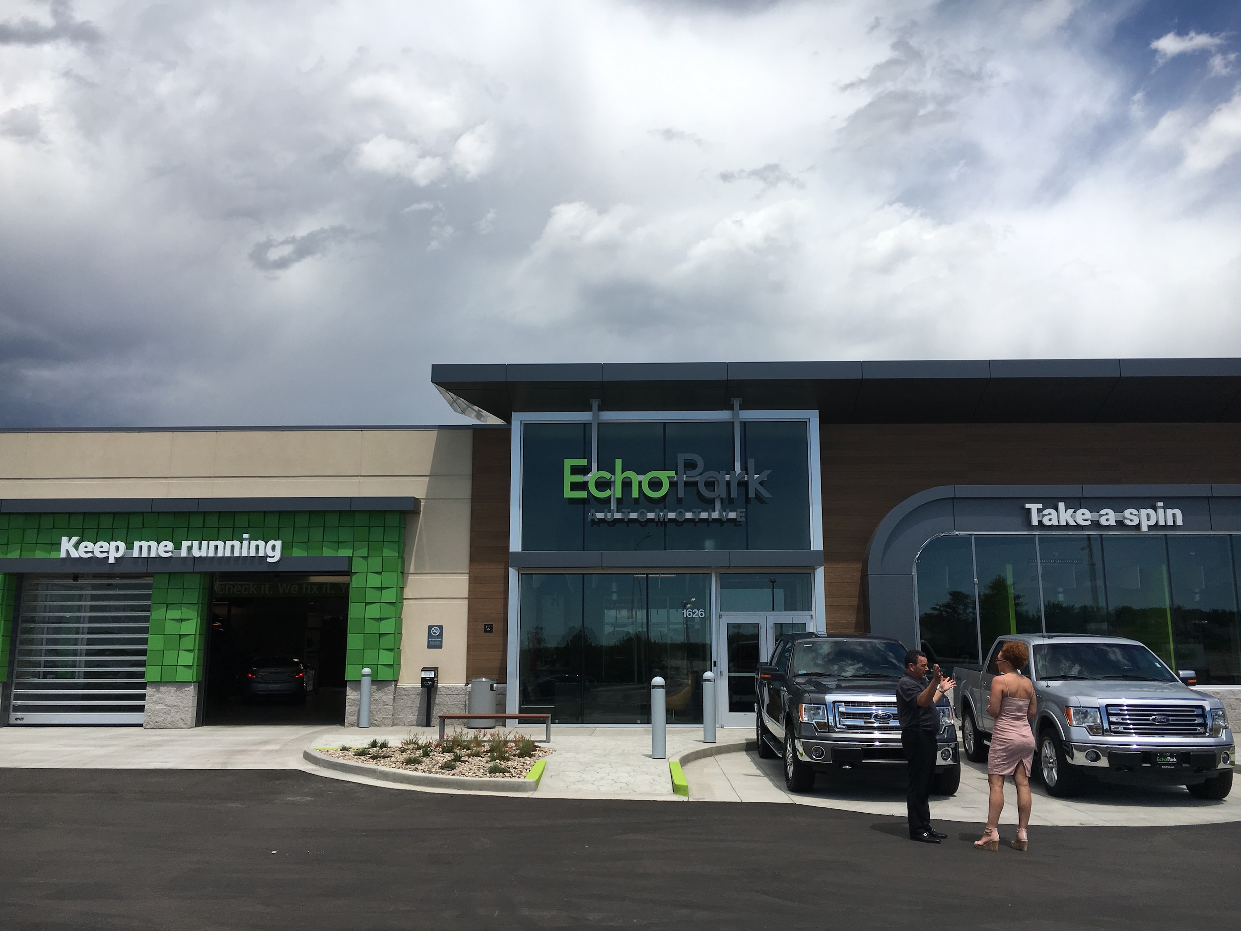 EchoPark® Automotive Opens Doors to New Experience Center in Colorado
