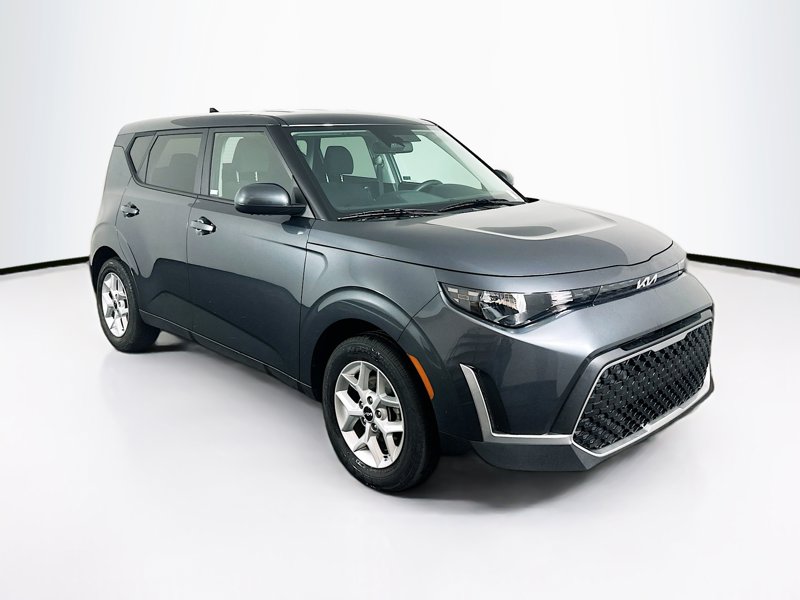 2024 Kia Soul LX's photo