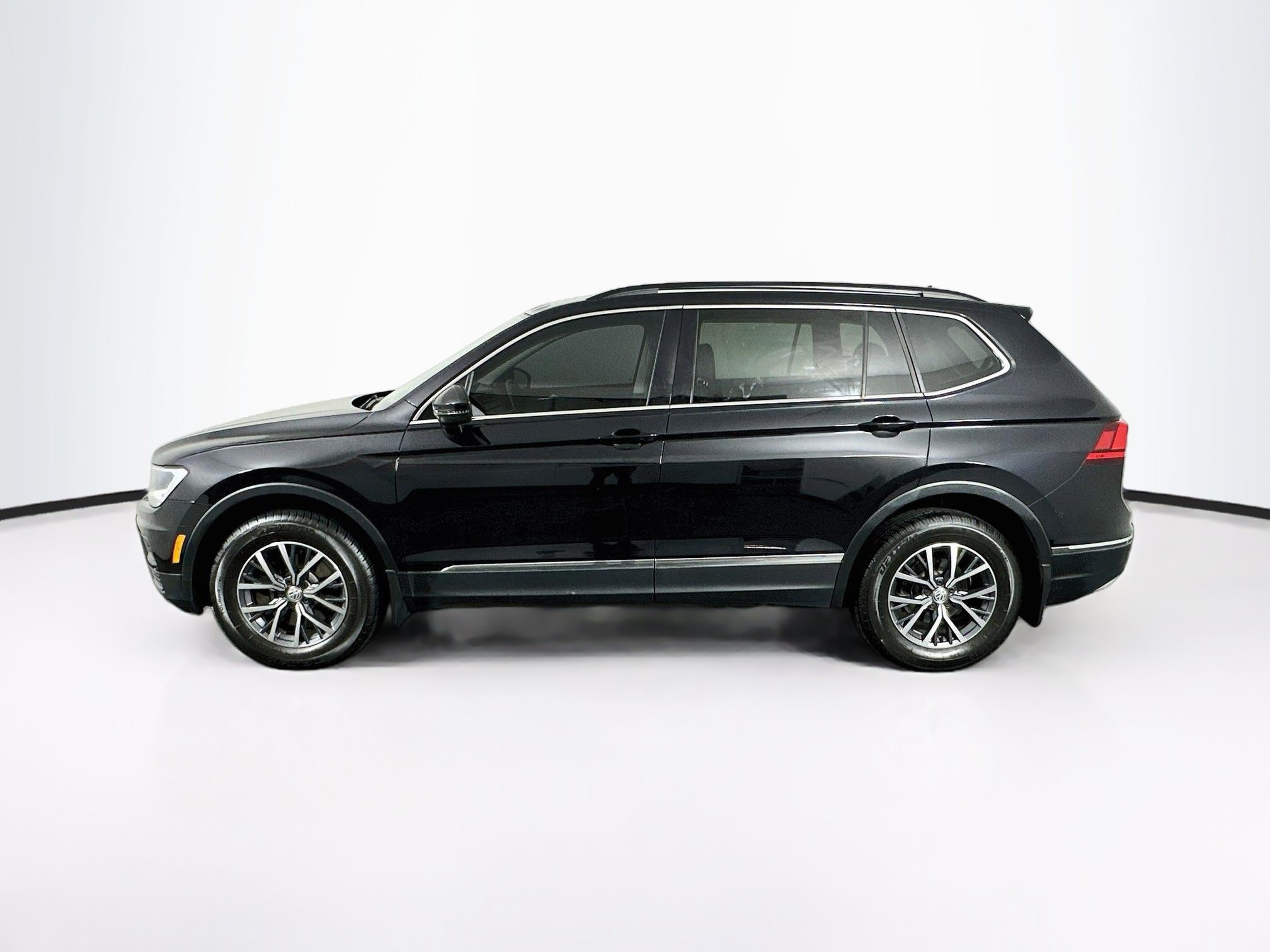 Used 2020 Volkswagen Tiguan SE 2.0T SE FWD