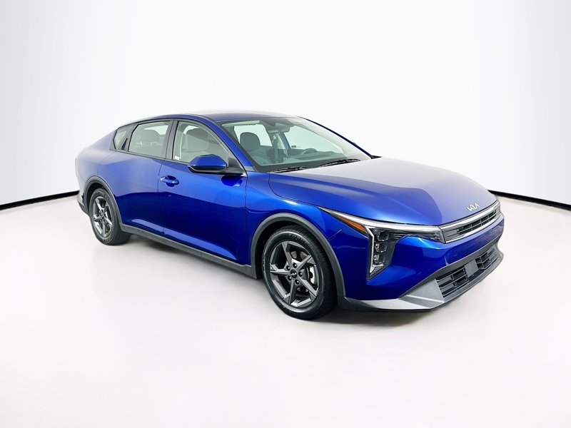 2025 Kia K4 LXS AT's photo