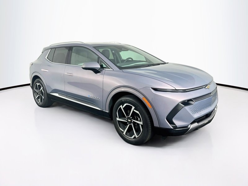 2025 Chevrolet Equinox EV's photo