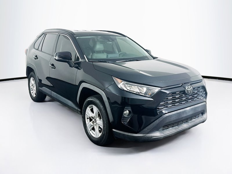 2021 Toyota RAV4 XLE FWD's photo