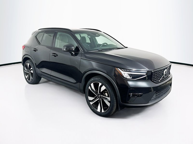 2023 Volvo XC40 Plus