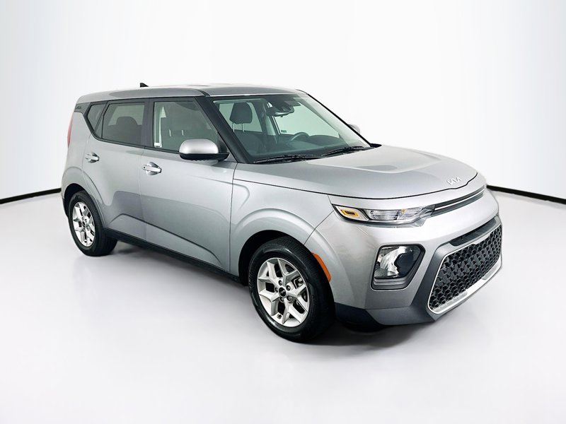 2022 Kia Soul 2.0L S IVT's photo