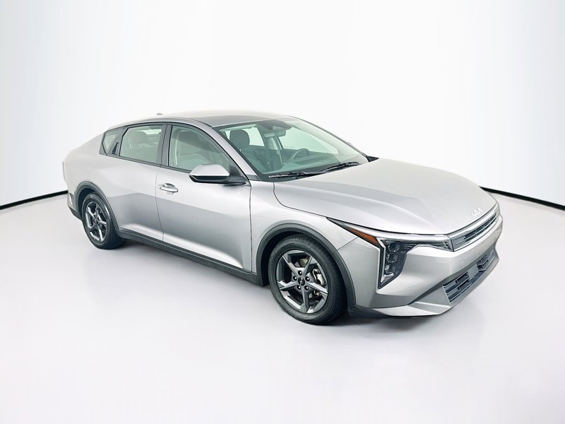 2025 Kia K4 LXS AT's photo