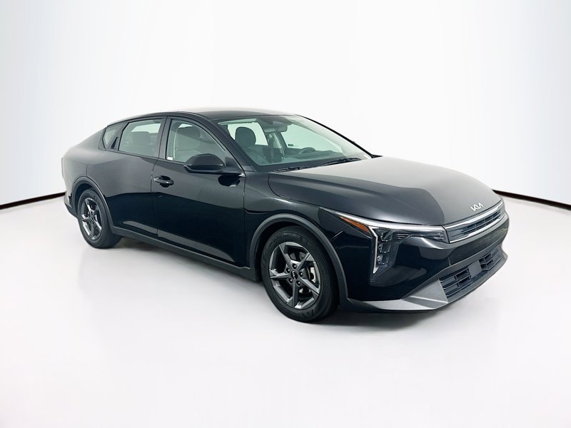 2025 Kia K4 LXS AT's photo
