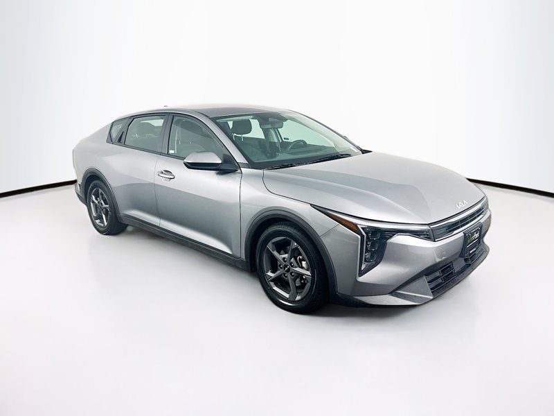 2025 Kia K4 LXS AT's photo