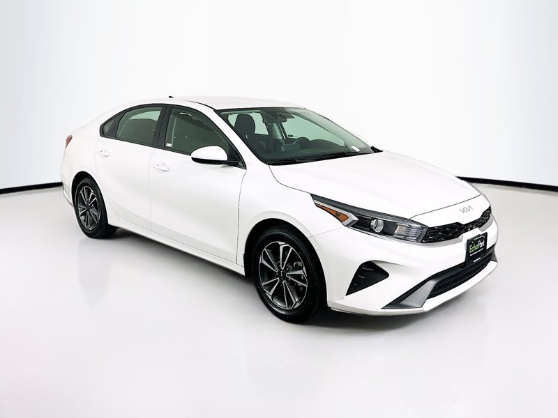 2024 Kia Forte LXS's photo