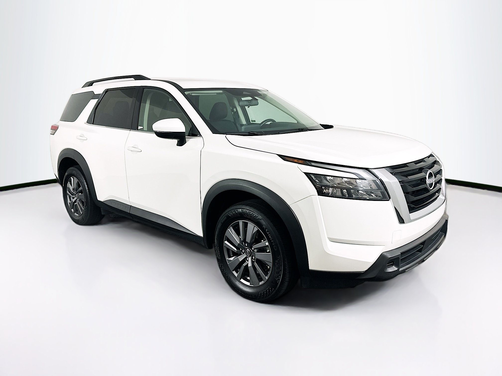 2025 Nissan Pathfinder SV 2WD's photo